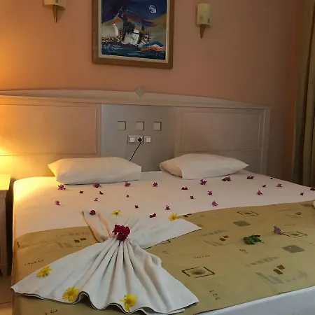 Hotel Ares Dream 4*